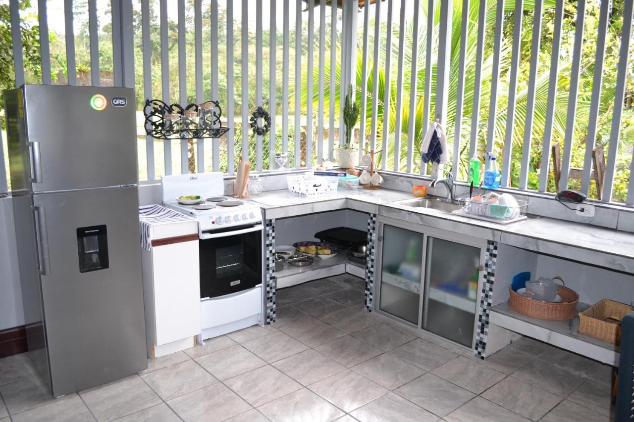 Casa Sophia 3 Listings Apartment 1 Or Apartment 2 Separately Or Apt 1 And 2 Together All With Fo Internet Guápiles Екстериор снимка